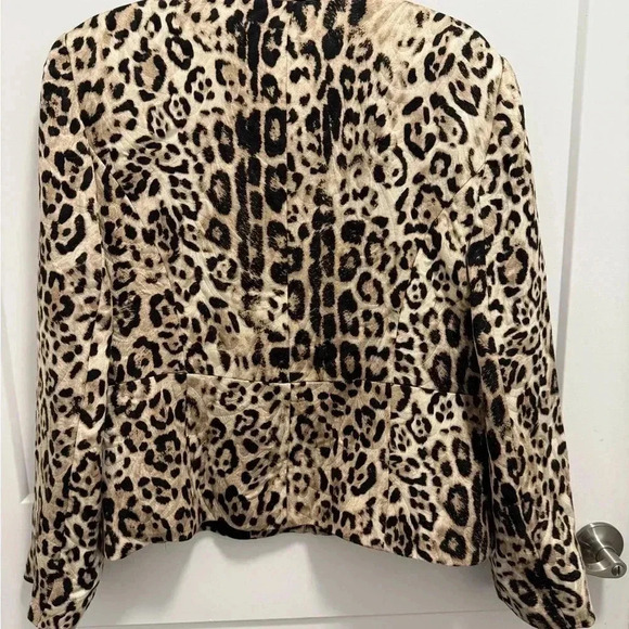 Louben Women's Leopard Print Jacket - Picture 2 of 4